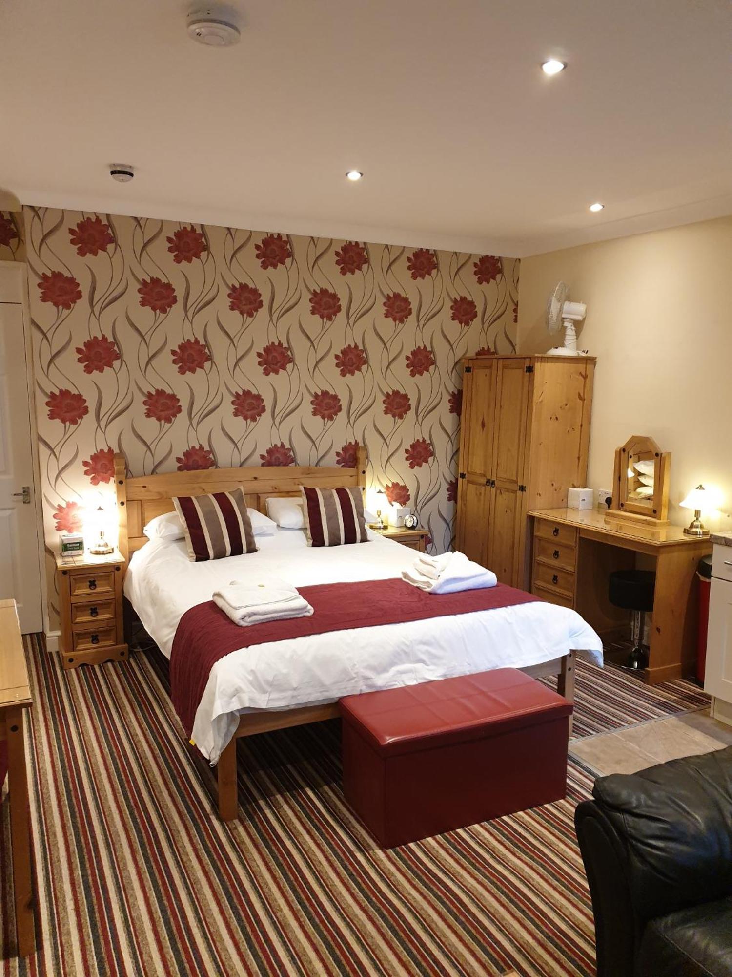 Appletorre House Holiday Flats - Pet Friendly And Private Parking Torquay Exterior photo