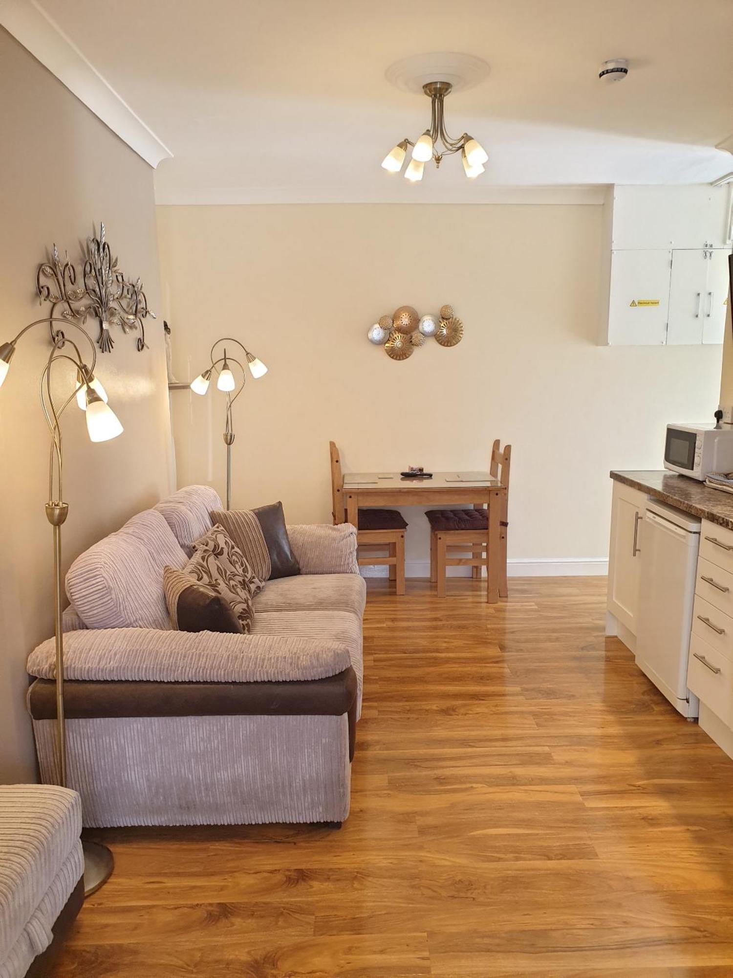 Appletorre House Holiday Flats - Pet Friendly And Private Parking Torquay Exterior photo