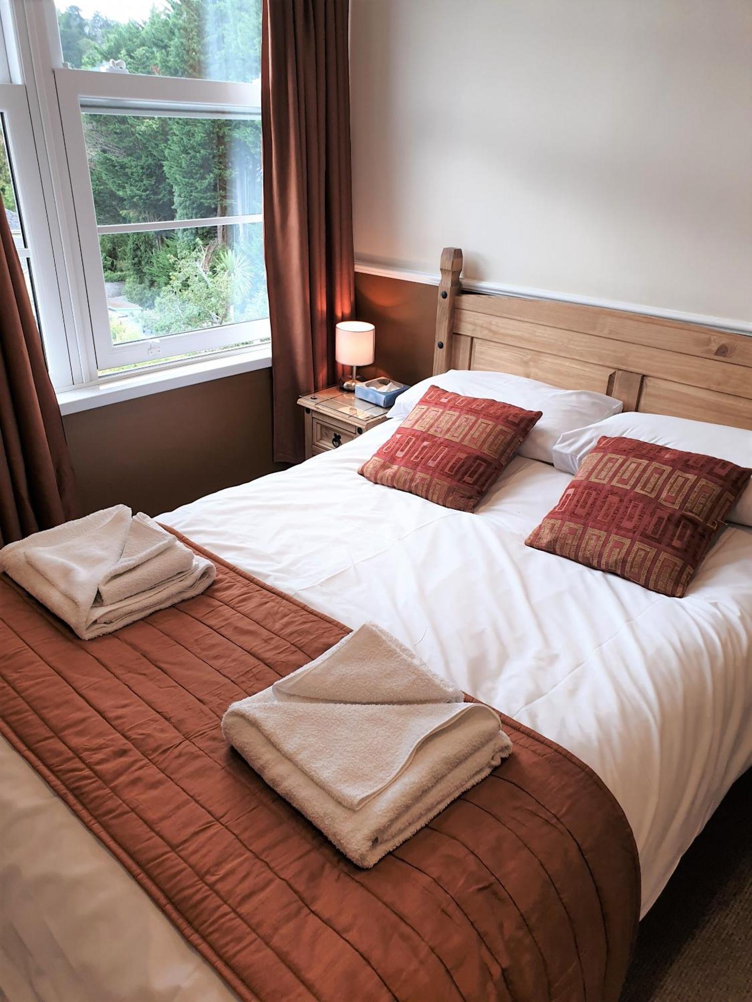 Appletorre House Holiday Flats - Pet Friendly And Private Parking Torquay Room photo
