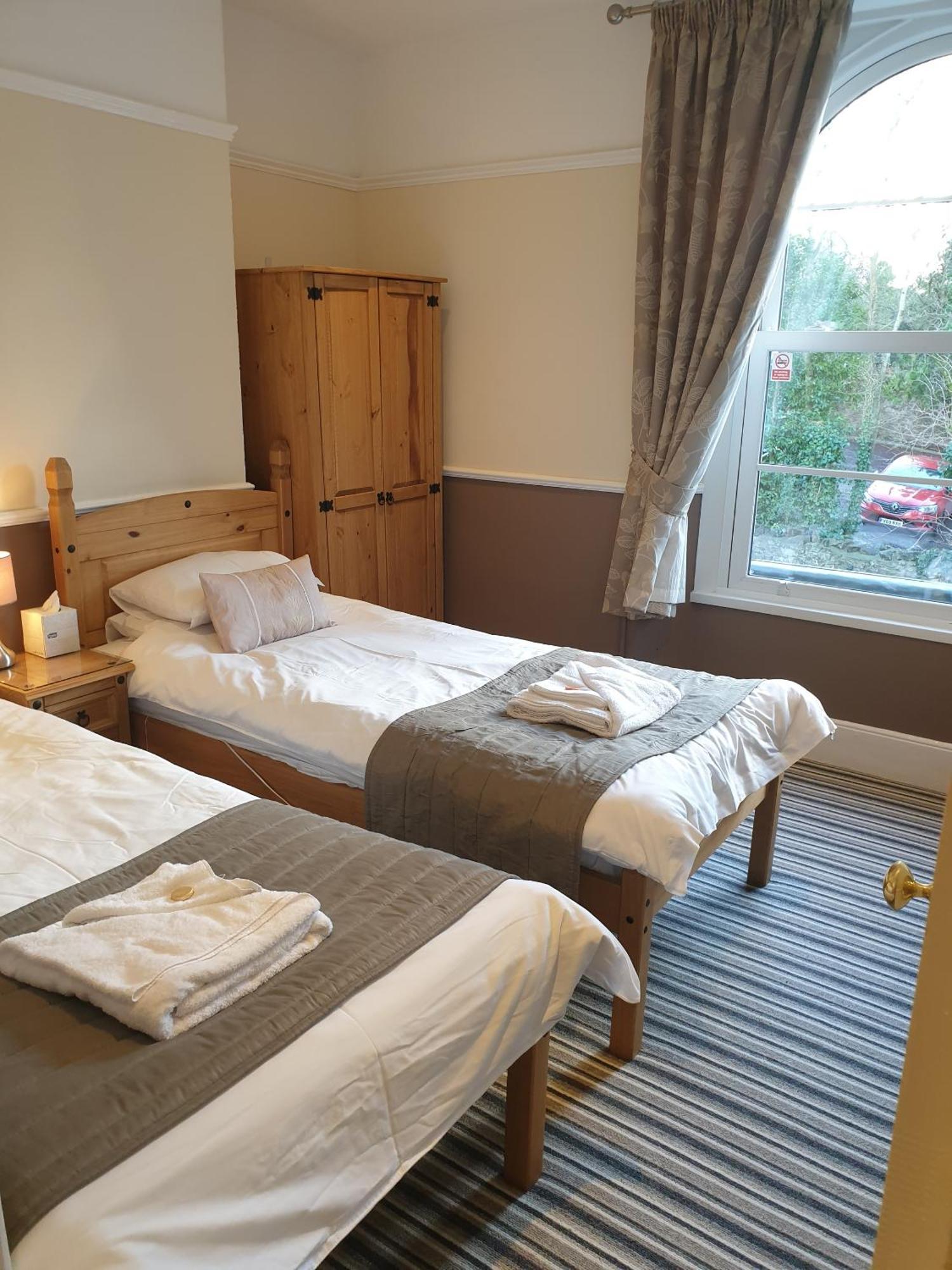 Appletorre House Holiday Flats - Pet Friendly And Private Parking Torquay Room photo