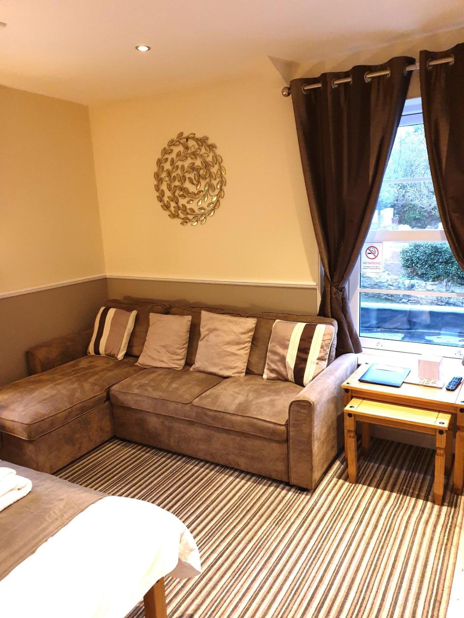 Appletorre House Holiday Flats - Pet Friendly And Private Parking Torquay Exterior photo